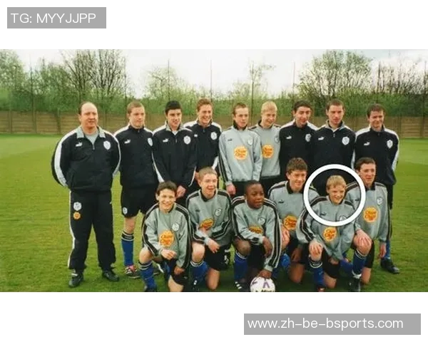 从草根到巅峰：解析足球球星们的传奇成长历程与辉煌过往